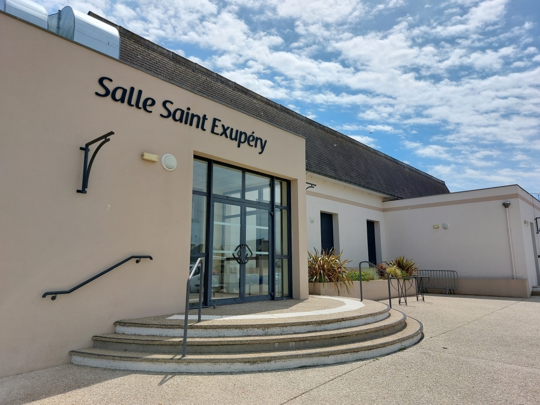 Vue extérieure de la Salle Saint Exupéry