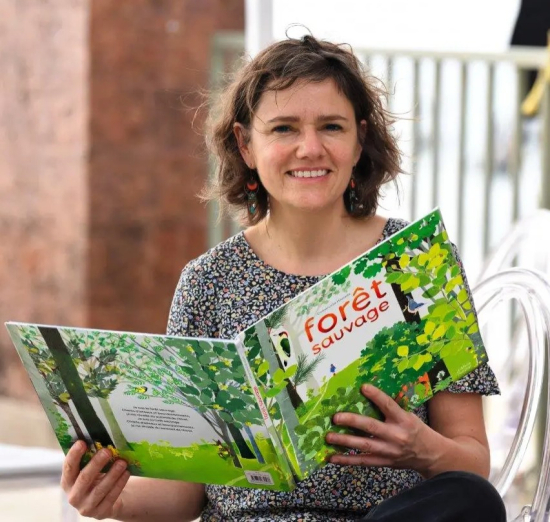 Emmanuelle HOUSSAIS, autrice de l'ouvrage "Forêt Sauvage"